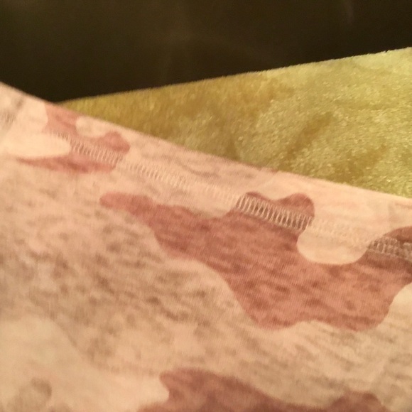 🆕 Old Navy Shades of Soft Pink / Plus Size / Camouflage / Short Sleeve Crew Tee - Picture 10 of 12